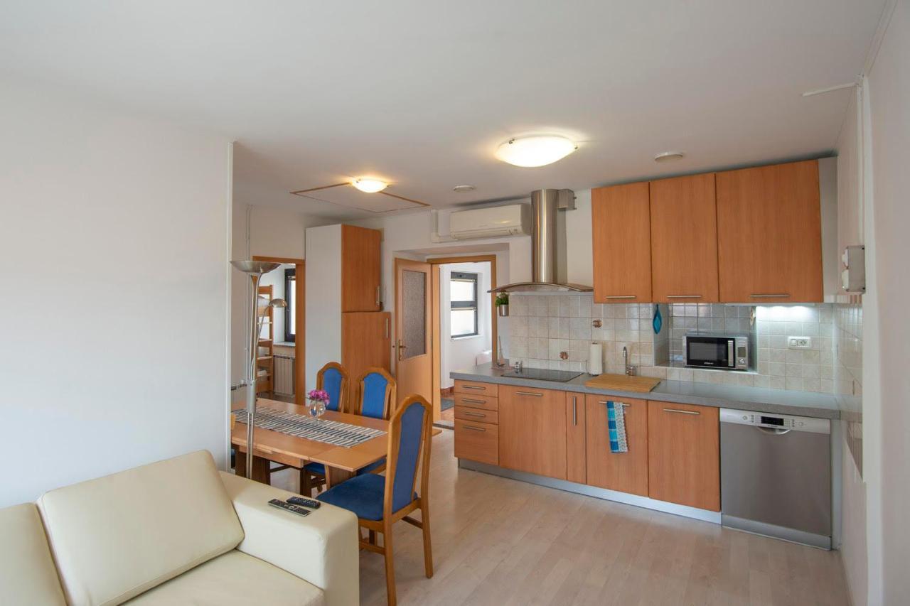 Apartma Bajc Apartamento Ajdovščina Exterior foto